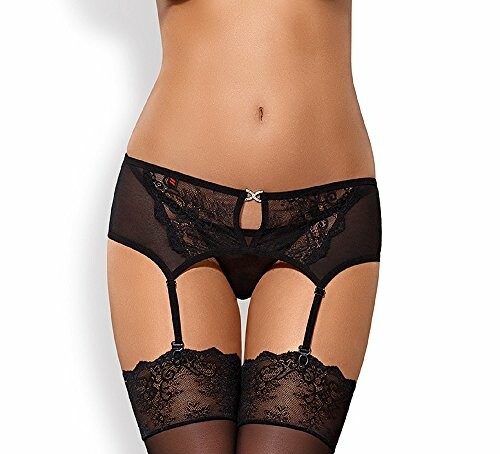 Lencería negra con liguero.