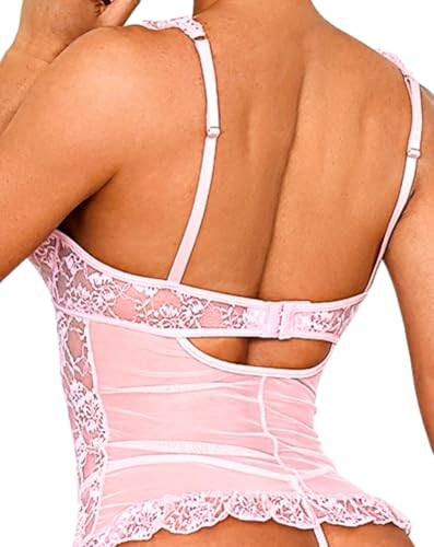 Lencería rosa con encaje y tirantes ajustables