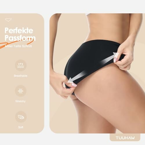 Mujer ajustando ropa interior negra